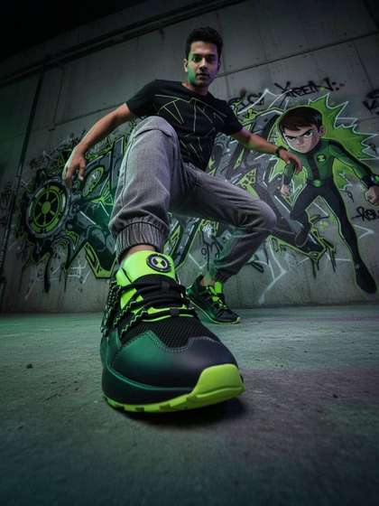bacca bucci Men Round
                    Toe Comfort Insole Ben 10 Sneakers