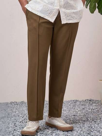 HIGHLANDER Men
                        Pleated Trousers