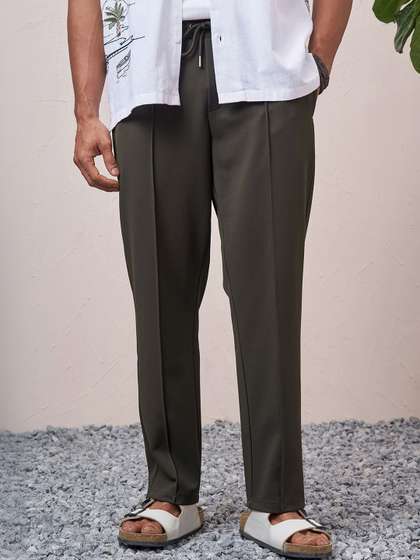 HIGHLANDER Men
                        Pleated Trousers