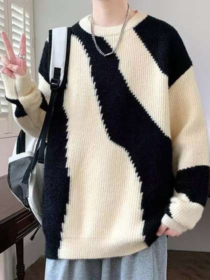 StyleCast x Revolte
                        Men Cable Knit Printed Pullover