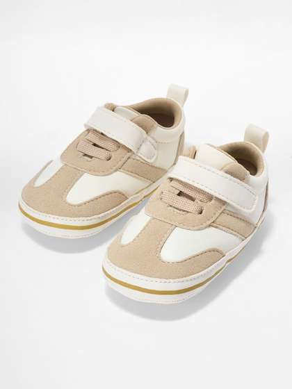Pantaloons Baby Boys
                        Colourblocked PU Sneakers