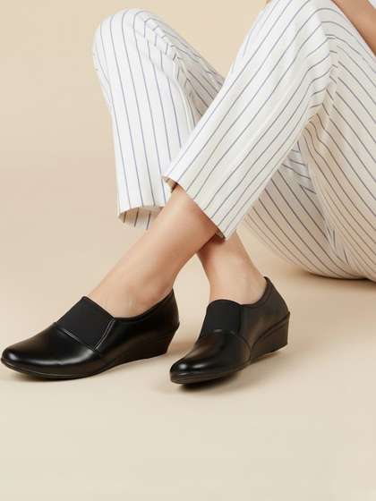 Roadster Women Slip-On Sneakers