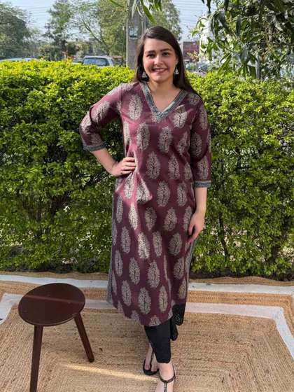 Sanskritam Women
                        Floral Printed Floral Kurta