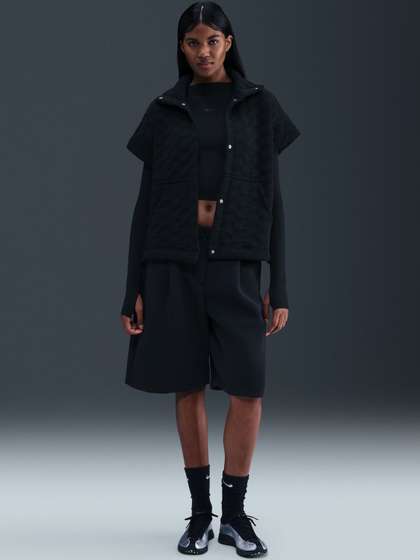 Nike Sportswear
                        Phoenix Women Oversized Jacquard Gilet