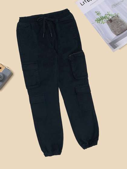 Pantaloons Junior Boys
                    Solid Pure Cotton Mid-Rise Parachute Trousers