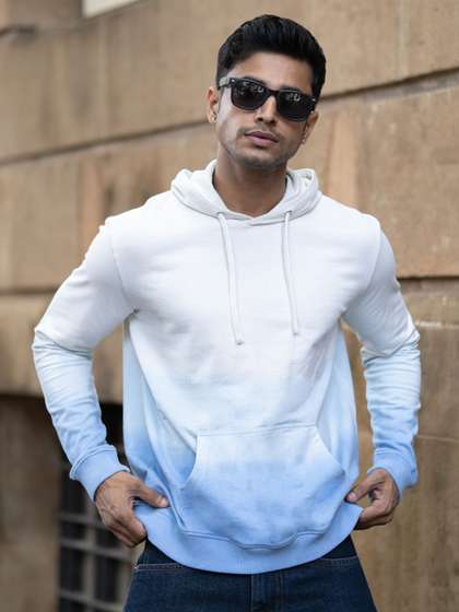 Powerlook Men
                        Printed Hooded Sweatshirt