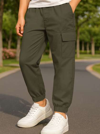 YK X Trampoline Boys
                    Cotton Relaxed Pleated Cargos Trousers With 4
                    Pockets