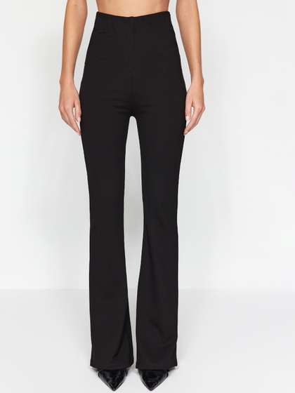 Trendyol Regular Fit
                        Mid-Rise Bootcut Trousers