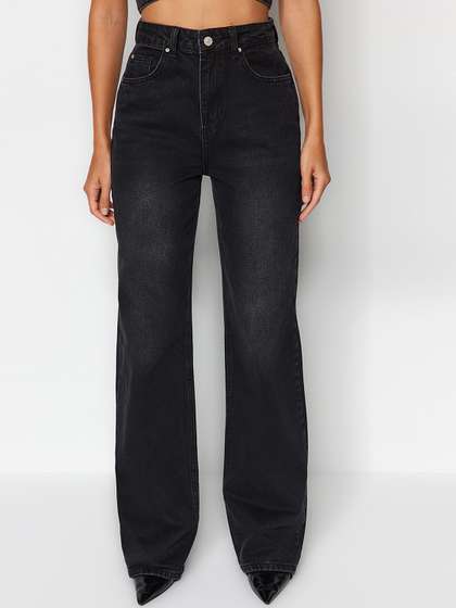 Trendyol Women Siyah
                        High-Rise Clean Look Light Fade Pure Cotton
                        Jeans