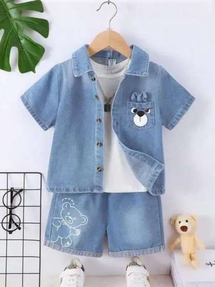 FAHAD CREATIONS Kids
                        Printed Short Sleeves Shirt With Shorts
