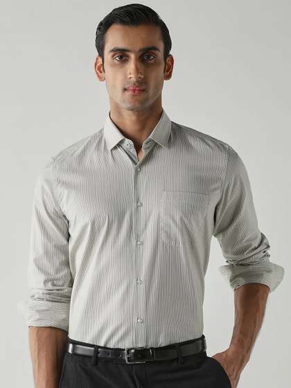 Reid & Taylor
                        Men Comfort Slim Fit Vertical Striped Spread
                        Collar Pure Cotton Formal Shirt