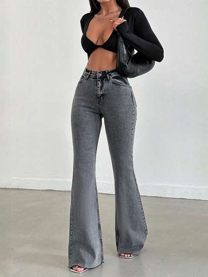 Off Duty India Women
                      Comfort Bootcut High-Rise Clean Look Cotton Jeans