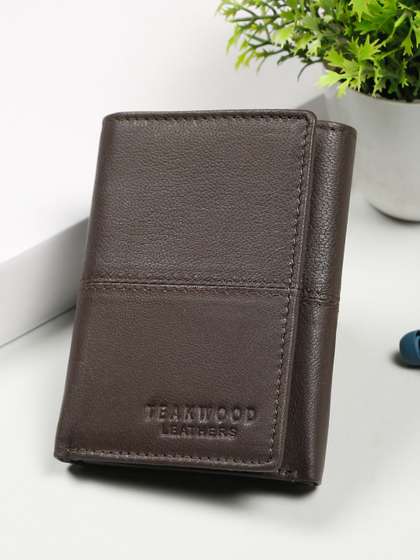 Teakwood Leathers Men
                      Textured Leather Three Fold Wallet