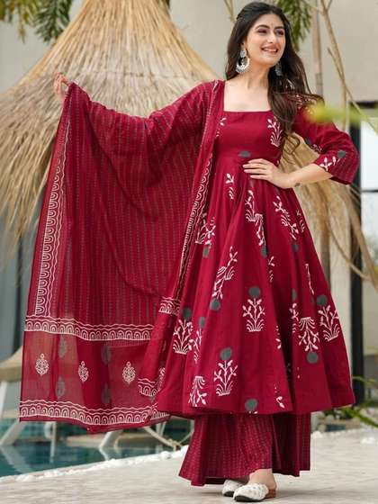 ARADHNA Women
                          Floral Printed Panelled Kurta with Palazzos
                          & With Dupatta