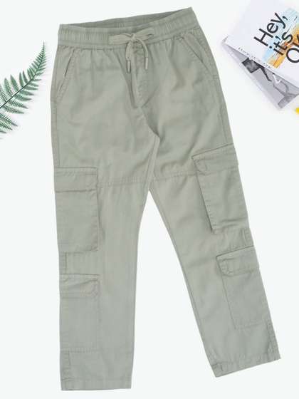 Pantaloons Junior Boys
                      Mid Rise Pure Cotton Regular Fit Cargos Trousers