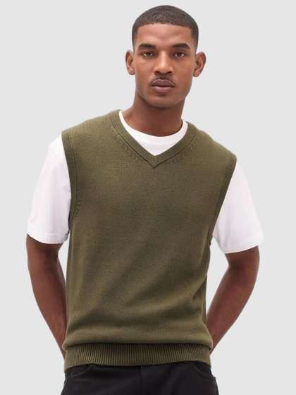 GAP Men Ribbed
                        V-Neck Sleeveless Sweater Vest
