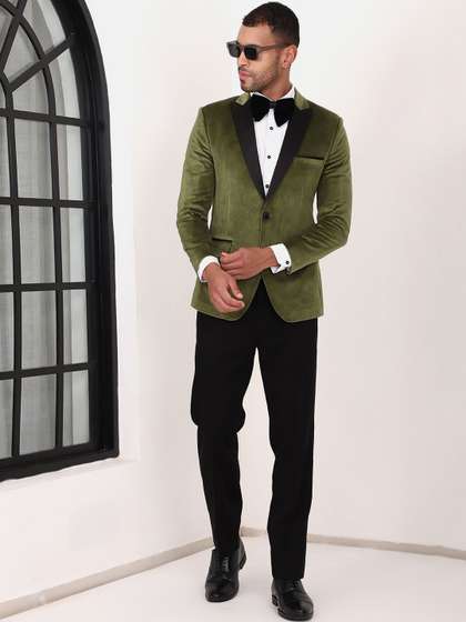 MANQ Slim-Fit Peaked
                        Lapel 2-Piece Suits