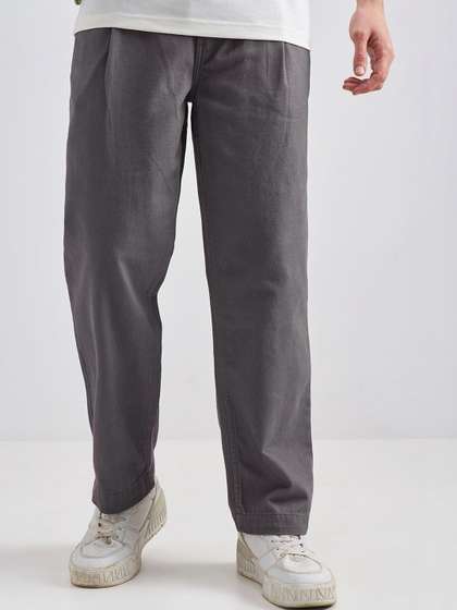 HIGHLANDER Men Solid
                        Relaxed Fit Low-Rise Cotton Trousers