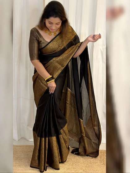 AVANTIKA FASHION
                        Zari Kanjeevaram Saree With Blouse Piece