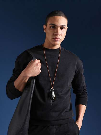 THE BEAR HOUSE Men
                        Relaxed Fit Crew Neck Sweatshirt
