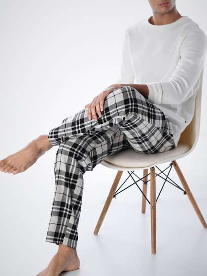 Jack & Jones Men
                        Cotton Mid-Rise Checked Lounge Pants
