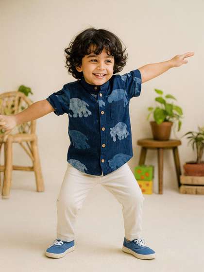 Urban Birdie Boys
                    Comfort Animal Printed Mandarin Collar Casual Shirt