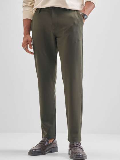 HIGHLANDER Men
                        Mid-Rise Tapered Fit Chinos Trousers
