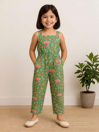 Urban Birdie Girls
                    Printed Square Neck Sleeveless Basic Jumpsuit