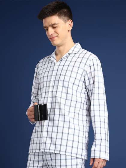 English Navy Men
                        Wrinkle Resistant Checked Lapel Collar Night
                        suit