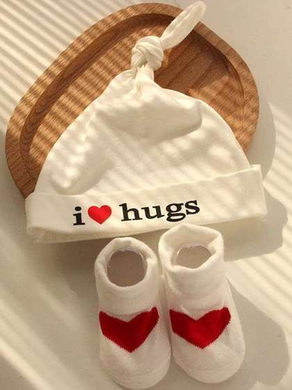 Teri Beri Kids Cotton
                    Cap & Booties Set