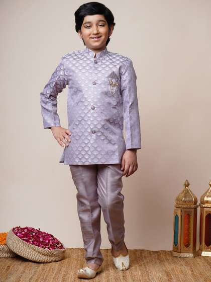 BT DEZINES Boys
                        Jacquard Scallop Motifs Sherwani Set With
                        Trousers
