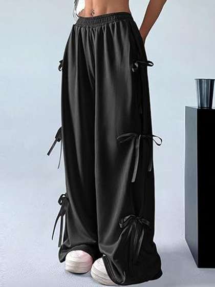 the window shop Girls
                    Relaxed Loose Fit Bow Korean Pants