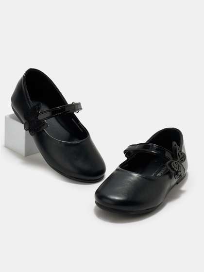 Pantaloons Junior
                          Girls Conversational Detail Embellished Mary
                          Janes