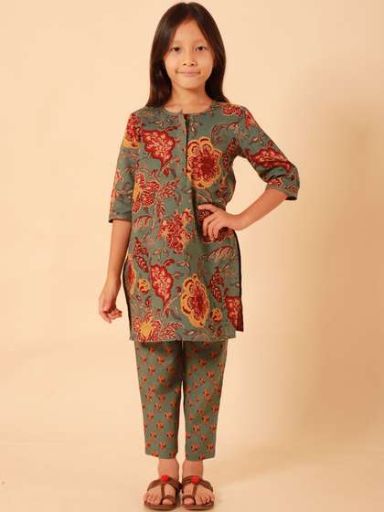 Sangria Girls Pure
                    Cotton Ethnic Motifs Printed Kurta With Trousers
