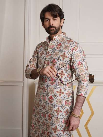 SOJANYA Ethnic
                          Motifs Printed Band Collar Straight Kurta