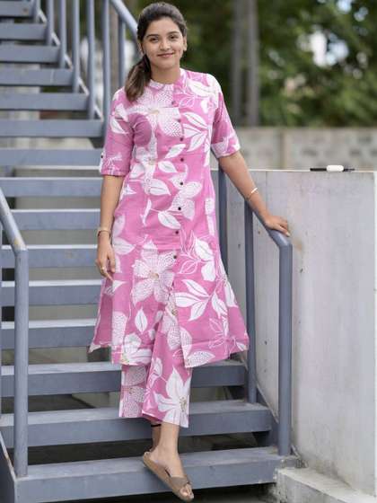 Vishishtah Women
                        Floral Printed A-Line Kurta with Trouser