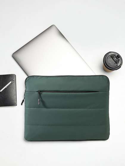 Mast & Harbour
                        Unisex Laptop Sleeve