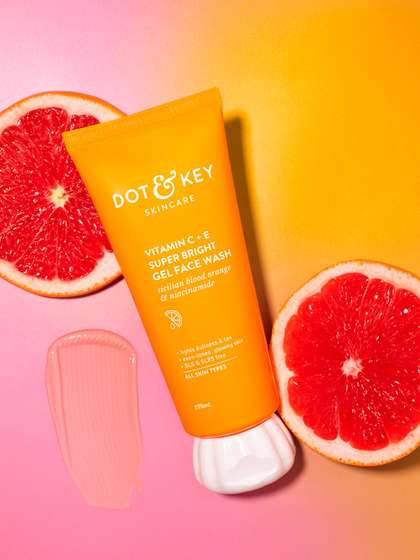 DOT & KEY Sicilian
                    Blood Orange Niacinamide Vitamin C&E Super
                    Bright Gel Face Wash - 175ml