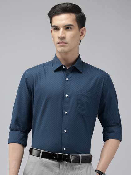 Arrow Pure Cotton
                          Textured Manhattan Slim Fit Formal Shirt