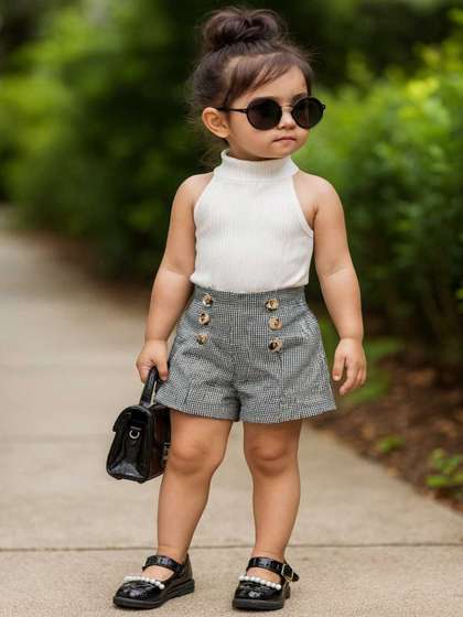 Ninas Baby Girls Round
                    Neck Top And Shorts
