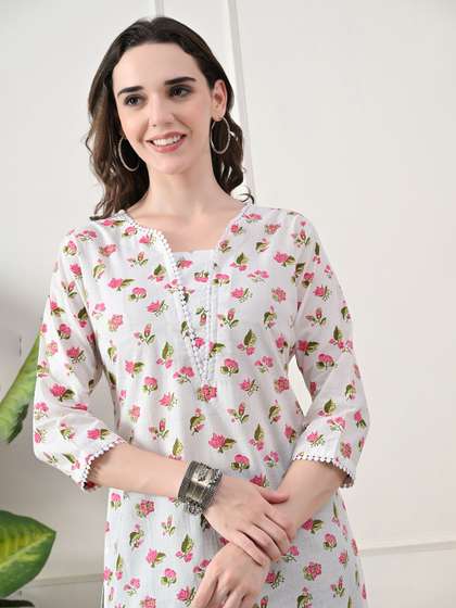 Vaimiya Women
                          Floral Printed Square Neck Pure Cotton Kurti