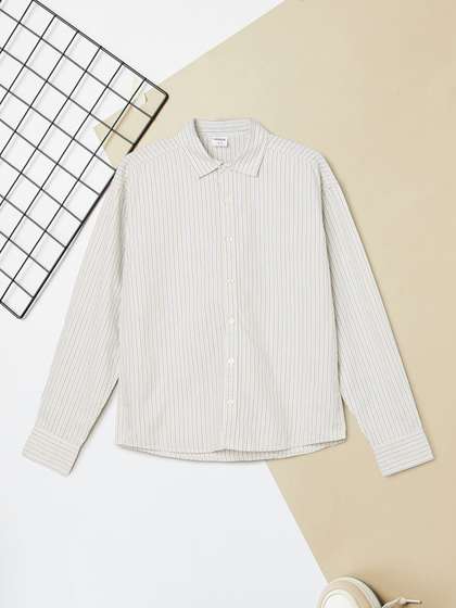max Boys Vertical
                        Striped Spread Collar Cotton Casual Shirt