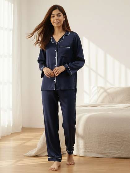 Bannos Swagger Women
                        Navy Blue & White Solid Night Suit
