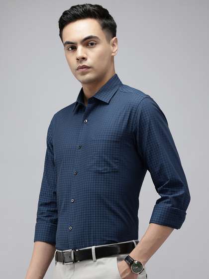 Arrow Pure Cotton
                        Self Design Geometric Manhattan Slim Fit Formal
                        Shirt