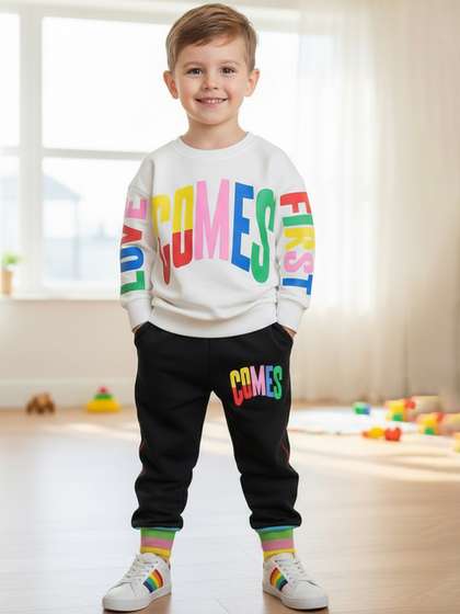 Hikuj Boys White
                    Clothing Set