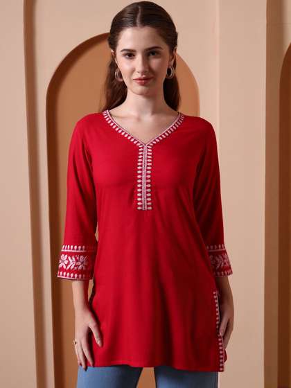 YASH GALLERY Floral
                        Embroidered V-Neck Kurti