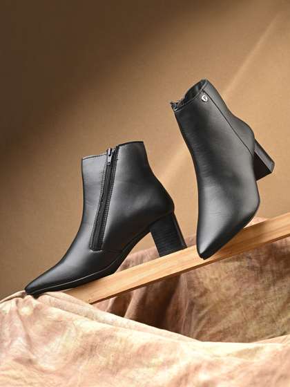 El Paso Women
                        Pointed Toe Solid Chelsea Boots