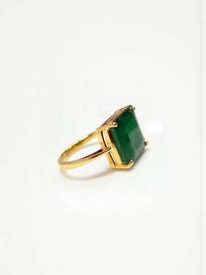 RAVIOUR LIFESTYLE
                    Gold-Plated & Green Alloy Pearls Finger Ring