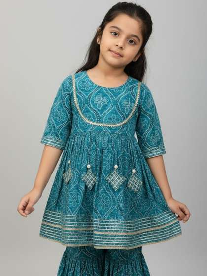 Sangria Girls Pure
                    Cotton Printed Clothing Set