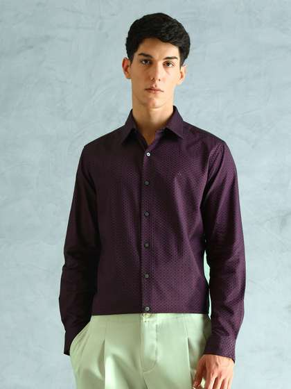 Arrow New York Slim
                        Fit Self Design Spread Collar Pure Cotton Formal
                        Shirt